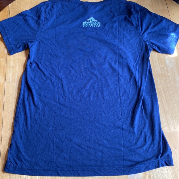 Rock & Roll Hall of Fame Cleveland Ohio t-shirt size L in good condition - Picture 5 of 6